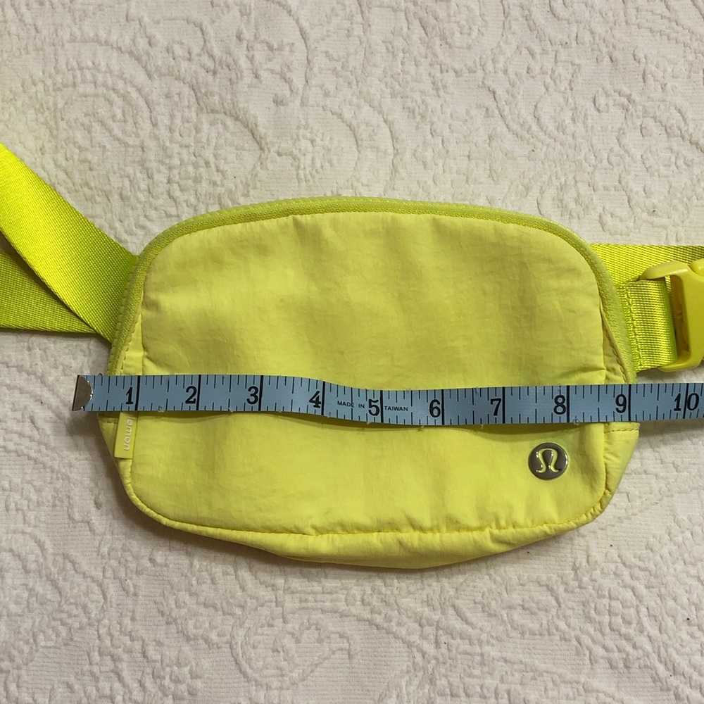 lululemon athletic bag neon yellow zip waist pouch (Fanny Pack) - Picture 8 of 12